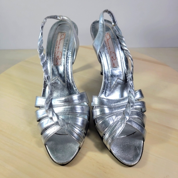 Oscar de la Renta Silver Strappy Peep Toe Heels Slingback Womens Size 7 AA - Picture 2 of 10
